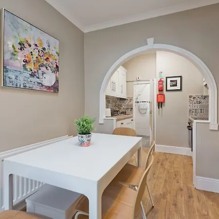 Newly Renovated, Compact, 3 Bedroom House Near Temple Bar Casa vacanze Dublino