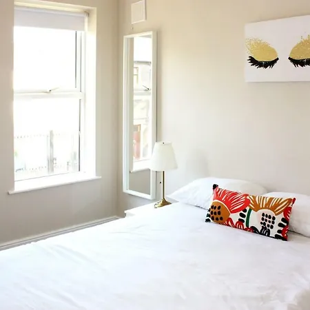 Casa vacanze Newly Renovated, Compact, 3 Bedroom House Near Temple Bar Dublino