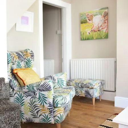 Newly Renovated, Compact, 3 Bedroom House Near Temple Bar * Dublino